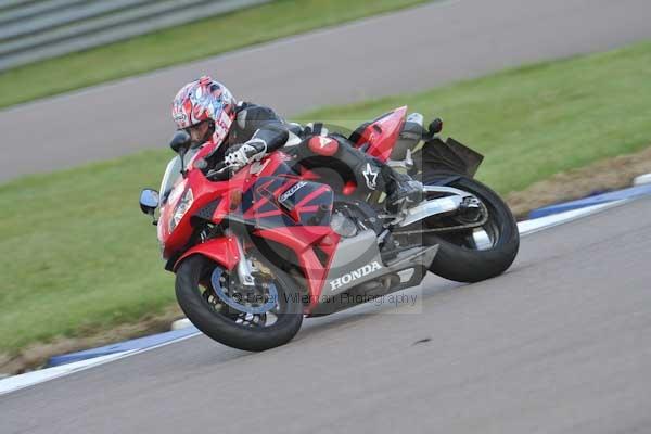 Motorcycle action photographs;Rockingham;Rockingham photographs;Trackday digital images;event digital images;eventdigitalimages;no limits trackday;peter wileman photography;rockingham corby northamptonshire;trackday;trackday photos