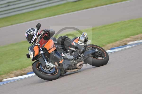 Motorcycle action photographs;Rockingham;Rockingham photographs;Trackday digital images;event digital images;eventdigitalimages;no limits trackday;peter wileman photography;rockingham corby northamptonshire;trackday;trackday photos