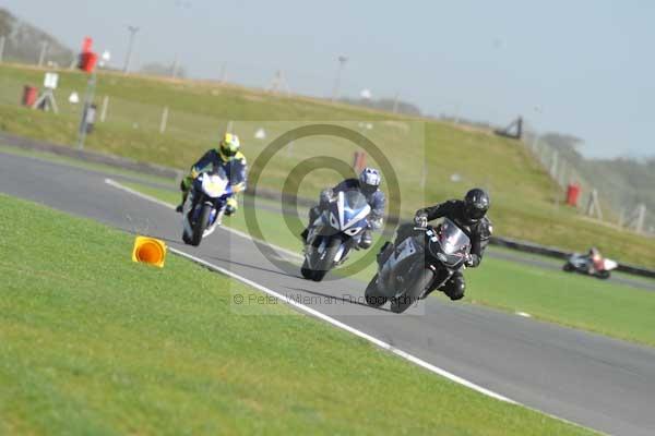 Motorcycle action photographs;Trackday digital images;event digital images;eventdigitalimages;no limits trackday;peter wileman photography;snetterton;snetterton circuit norfolk;snetterton photographs;trackday;trackday photos