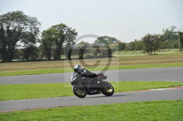 Motorcycle action photographs;Trackday digital images;event digital images;eventdigitalimages;no limits trackday;peter wileman photography;snetterton;snetterton circuit norfolk;snetterton photographs;trackday;trackday photos