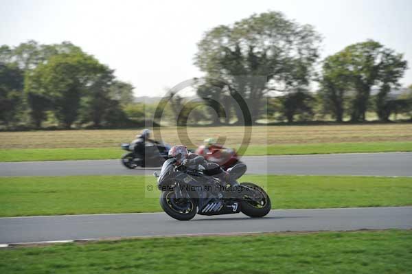Motorcycle action photographs;Trackday digital images;event digital images;eventdigitalimages;no limits trackday;peter wileman photography;snetterton;snetterton circuit norfolk;snetterton photographs;trackday;trackday photos