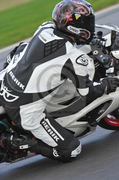 Motorcycle action photographs;Trackday digital images;event digital images;eventdigitalimages;no limits trackday;peter wileman photography;snetterton;snetterton circuit norfolk;snetterton photographs;trackday;trackday photos