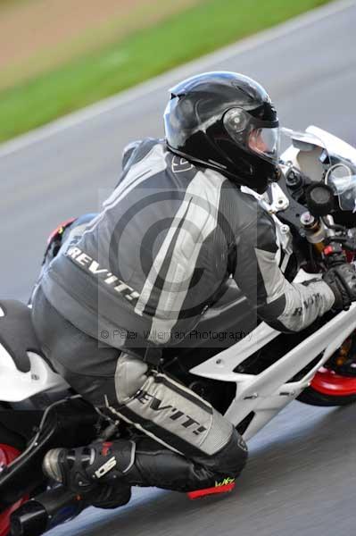 Motorcycle action photographs;Trackday digital images;event digital images;eventdigitalimages;no limits trackday;peter wileman photography;snetterton;snetterton circuit norfolk;snetterton photographs;trackday;trackday photos