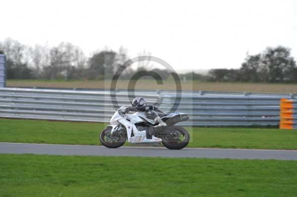 Motorcycle action photographs;Trackday digital images;event digital images;eventdigitalimages;no limits trackday;peter wileman photography;snetterton;snetterton circuit norfolk;snetterton photographs;trackday;trackday photos