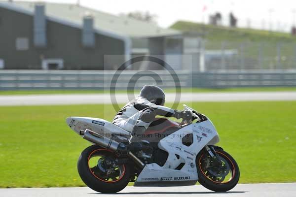 Motorcycle action photographs;Trackday digital images;event digital images;eventdigitalimages;no limits trackday;peter wileman photography;snetterton;snetterton circuit norfolk;snetterton photographs;trackday;trackday photos