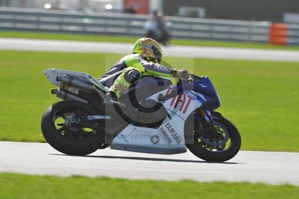 Motorcycle action photographs;Trackday digital images;event digital images;eventdigitalimages;no limits trackday;peter wileman photography;snetterton;snetterton circuit norfolk;snetterton photographs;trackday;trackday photos