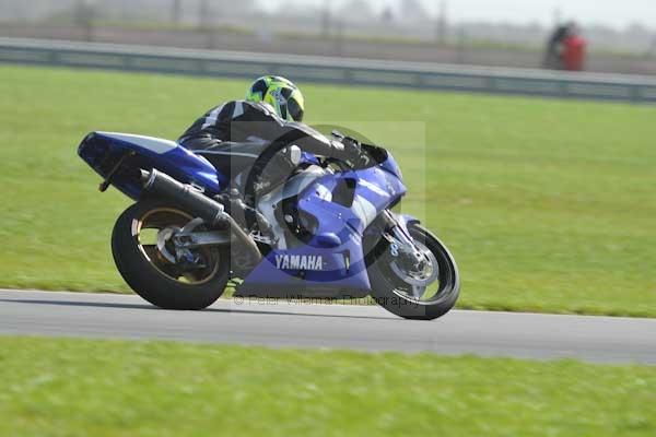 Motorcycle action photographs;Trackday digital images;event digital images;eventdigitalimages;no limits trackday;peter wileman photography;snetterton;snetterton circuit norfolk;snetterton photographs;trackday;trackday photos