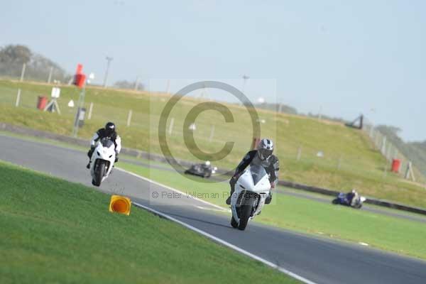 Motorcycle action photographs;Trackday digital images;event digital images;eventdigitalimages;no limits trackday;peter wileman photography;snetterton;snetterton circuit norfolk;snetterton photographs;trackday;trackday photos