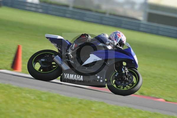 Motorcycle action photographs;Trackday digital images;event digital images;eventdigitalimages;no limits trackday;peter wileman photography;snetterton;snetterton circuit norfolk;snetterton photographs;trackday;trackday photos