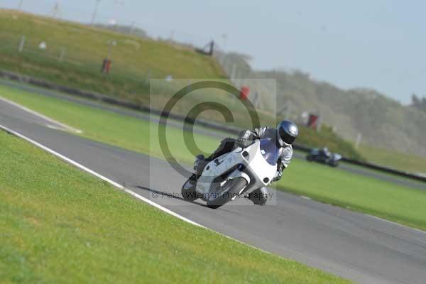 Motorcycle action photographs;Trackday digital images;event digital images;eventdigitalimages;no limits trackday;peter wileman photography;snetterton;snetterton circuit norfolk;snetterton photographs;trackday;trackday photos