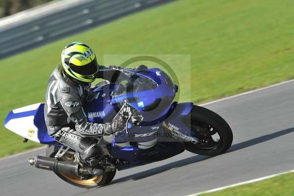 Motorcycle action photographs;Trackday digital images;event digital images;eventdigitalimages;no limits trackday;peter wileman photography;snetterton;snetterton circuit norfolk;snetterton photographs;trackday;trackday photos
