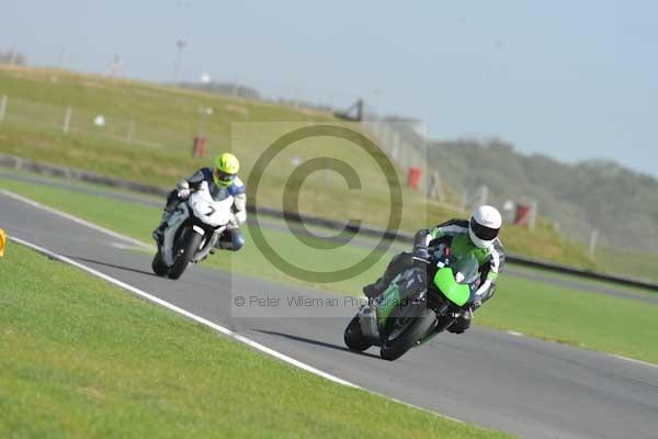Motorcycle action photographs;Trackday digital images;event digital images;eventdigitalimages;no limits trackday;peter wileman photography;snetterton;snetterton circuit norfolk;snetterton photographs;trackday;trackday photos