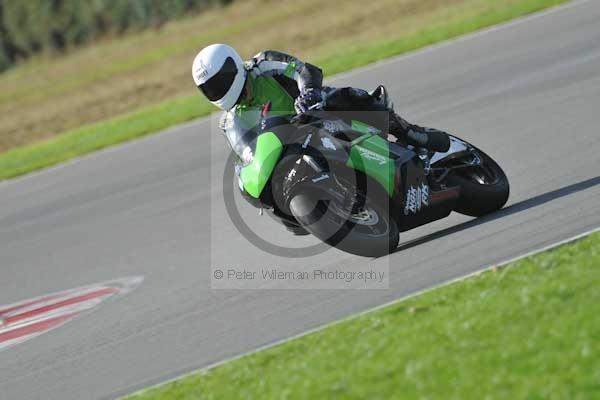 Motorcycle action photographs;Trackday digital images;event digital images;eventdigitalimages;no limits trackday;peter wileman photography;snetterton;snetterton circuit norfolk;snetterton photographs;trackday;trackday photos
