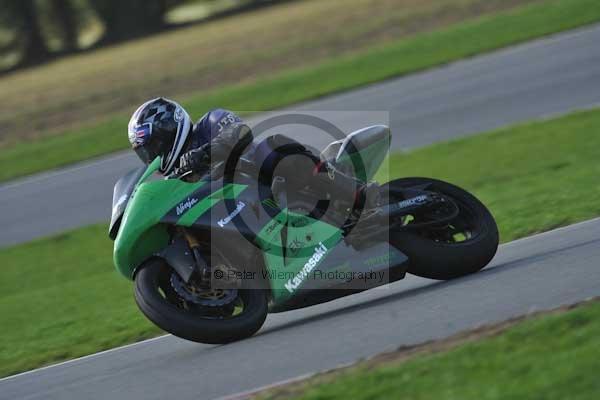 Motorcycle action photographs;Trackday digital images;event digital images;eventdigitalimages;no limits trackday;peter wileman photography;snetterton;snetterton circuit norfolk;snetterton photographs;trackday;trackday photos