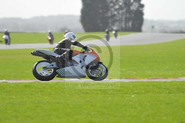 Motorcycle action photographs;Trackday digital images;event digital images;eventdigitalimages;no limits trackday;peter wileman photography;snetterton;snetterton circuit norfolk;snetterton photographs;trackday;trackday photos