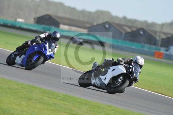 Motorcycle action photographs;Trackday digital images;event digital images;eventdigitalimages;no limits trackday;peter wileman photography;snetterton;snetterton circuit norfolk;snetterton photographs;trackday;trackday photos