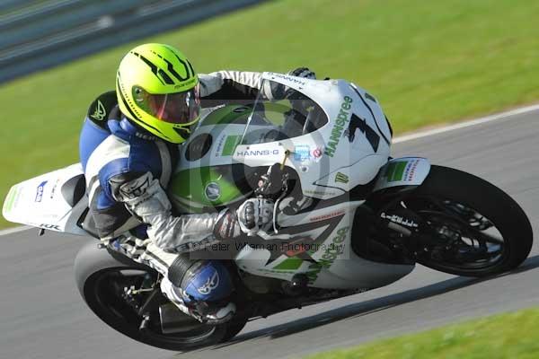 Motorcycle action photographs;Trackday digital images;event digital images;eventdigitalimages;no limits trackday;peter wileman photography;snetterton;snetterton circuit norfolk;snetterton photographs;trackday;trackday photos
