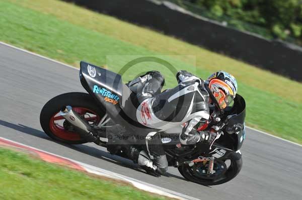 Motorcycle action photographs;Trackday digital images;event digital images;eventdigitalimages;no limits trackday;peter wileman photography;snetterton;snetterton circuit norfolk;snetterton photographs;trackday;trackday photos