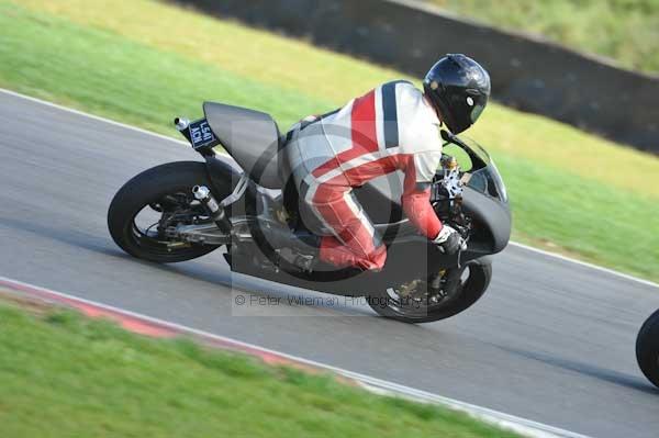Motorcycle action photographs;Trackday digital images;event digital images;eventdigitalimages;no limits trackday;peter wileman photography;snetterton;snetterton circuit norfolk;snetterton photographs;trackday;trackday photos