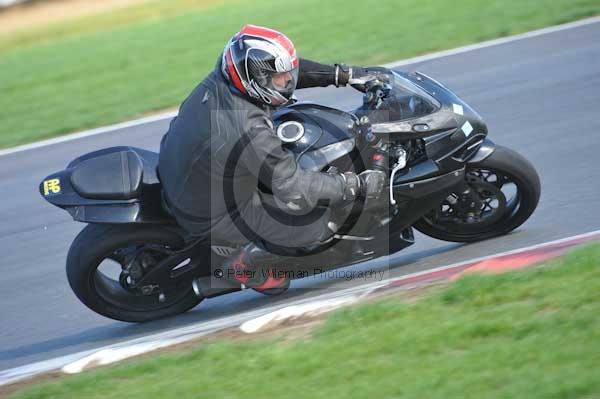 Motorcycle action photographs;Trackday digital images;event digital images;eventdigitalimages;no limits trackday;peter wileman photography;snetterton;snetterton circuit norfolk;snetterton photographs;trackday;trackday photos