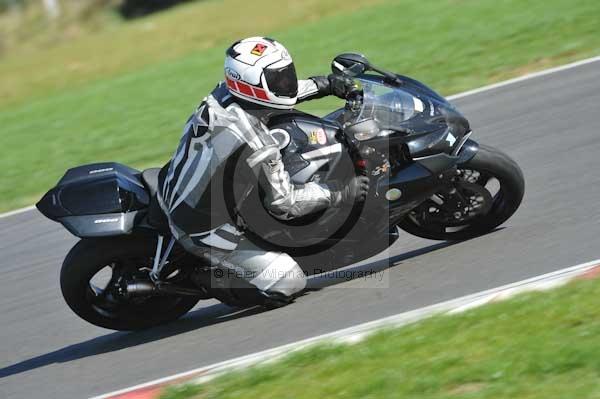 Motorcycle action photographs;Trackday digital images;event digital images;eventdigitalimages;no limits trackday;peter wileman photography;snetterton;snetterton circuit norfolk;snetterton photographs;trackday;trackday photos