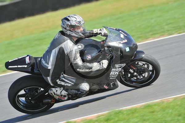 Motorcycle action photographs;Trackday digital images;event digital images;eventdigitalimages;no limits trackday;peter wileman photography;snetterton;snetterton circuit norfolk;snetterton photographs;trackday;trackday photos
