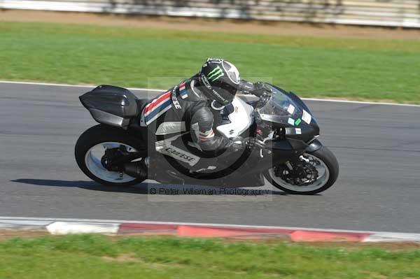 Motorcycle action photographs;Trackday digital images;event digital images;eventdigitalimages;no limits trackday;peter wileman photography;snetterton;snetterton circuit norfolk;snetterton photographs;trackday;trackday photos