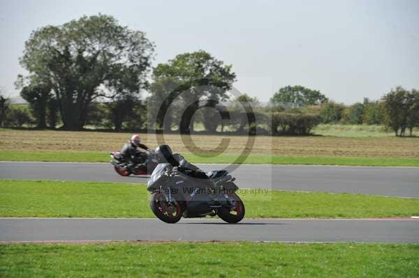 Motorcycle action photographs;Trackday digital images;event digital images;eventdigitalimages;no limits trackday;peter wileman photography;snetterton;snetterton circuit norfolk;snetterton photographs;trackday;trackday photos