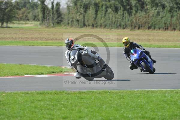 Motorcycle action photographs;Trackday digital images;event digital images;eventdigitalimages;no limits trackday;peter wileman photography;snetterton;snetterton circuit norfolk;snetterton photographs;trackday;trackday photos