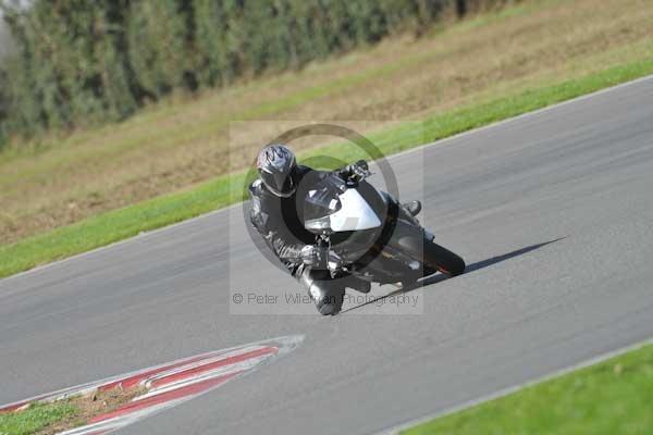 Motorcycle action photographs;Trackday digital images;event digital images;eventdigitalimages;no limits trackday;peter wileman photography;snetterton;snetterton circuit norfolk;snetterton photographs;trackday;trackday photos