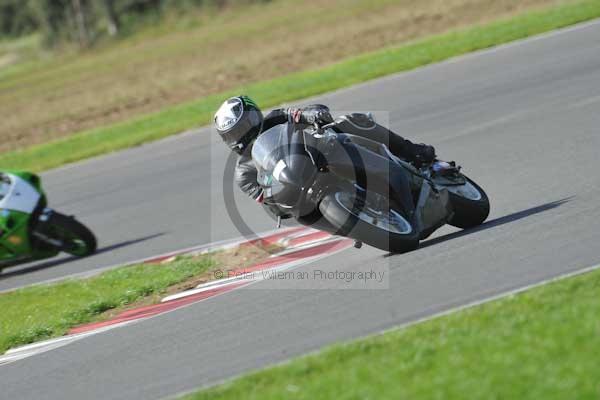 Motorcycle action photographs;Trackday digital images;event digital images;eventdigitalimages;no limits trackday;peter wileman photography;snetterton;snetterton circuit norfolk;snetterton photographs;trackday;trackday photos
