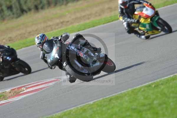 Motorcycle action photographs;Trackday digital images;event digital images;eventdigitalimages;no limits trackday;peter wileman photography;snetterton;snetterton circuit norfolk;snetterton photographs;trackday;trackday photos