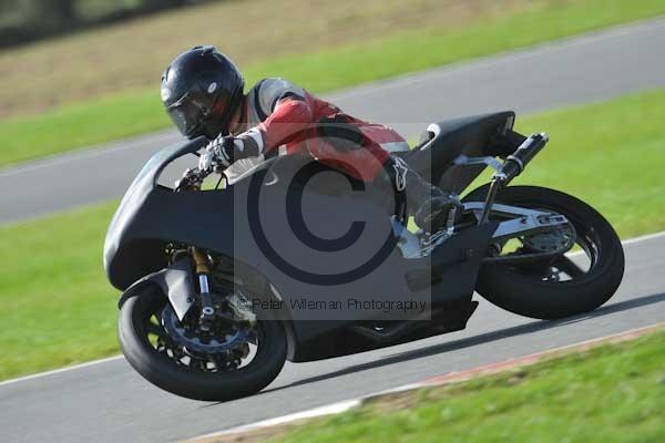 Motorcycle action photographs;Trackday digital images;event digital images;eventdigitalimages;no limits trackday;peter wileman photography;snetterton;snetterton circuit norfolk;snetterton photographs;trackday;trackday photos