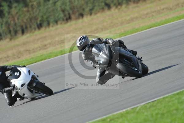 Motorcycle action photographs;Trackday digital images;event digital images;eventdigitalimages;no limits trackday;peter wileman photography;snetterton;snetterton circuit norfolk;snetterton photographs;trackday;trackday photos
