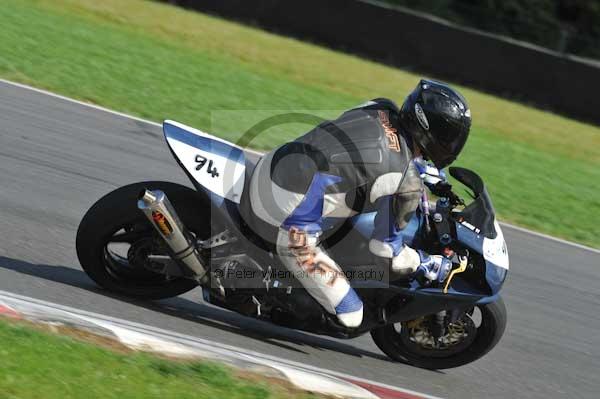 Motorcycle action photographs;Trackday digital images;event digital images;eventdigitalimages;no limits trackday;peter wileman photography;snetterton;snetterton circuit norfolk;snetterton photographs;trackday;trackday photos