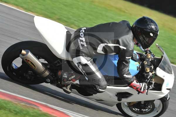 Motorcycle action photographs;Trackday digital images;event digital images;eventdigitalimages;no limits trackday;peter wileman photography;snetterton;snetterton circuit norfolk;snetterton photographs;trackday;trackday photos