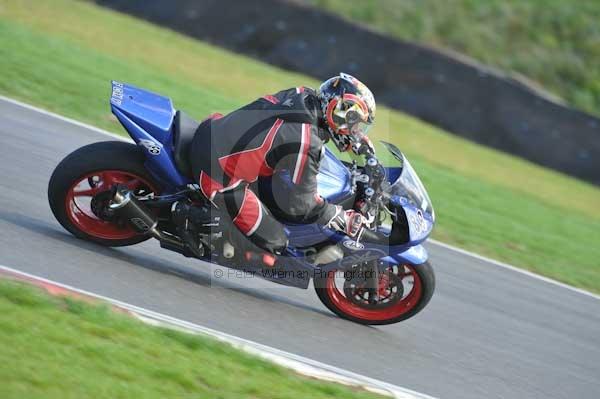 Motorcycle action photographs;Trackday digital images;event digital images;eventdigitalimages;no limits trackday;peter wileman photography;snetterton;snetterton circuit norfolk;snetterton photographs;trackday;trackday photos