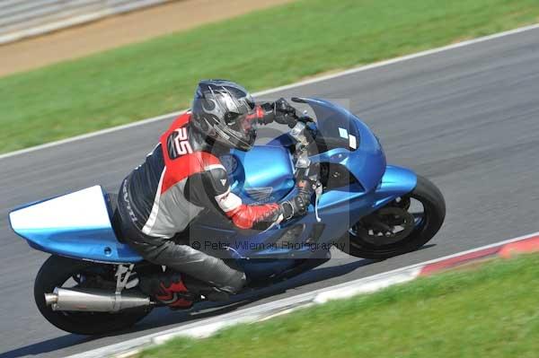 Motorcycle action photographs;Trackday digital images;event digital images;eventdigitalimages;no limits trackday;peter wileman photography;snetterton;snetterton circuit norfolk;snetterton photographs;trackday;trackday photos
