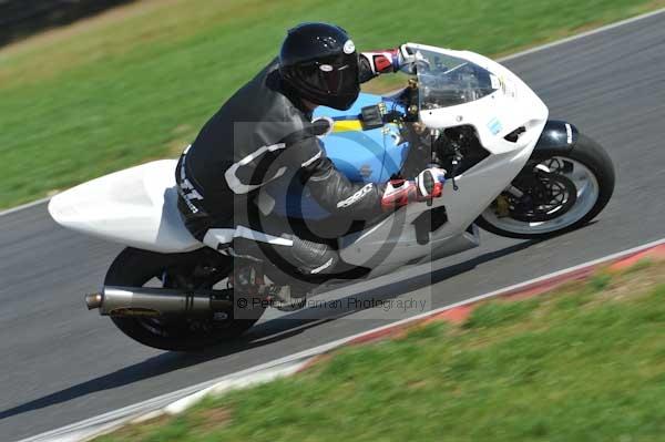 Motorcycle action photographs;Trackday digital images;event digital images;eventdigitalimages;no limits trackday;peter wileman photography;snetterton;snetterton circuit norfolk;snetterton photographs;trackday;trackday photos
