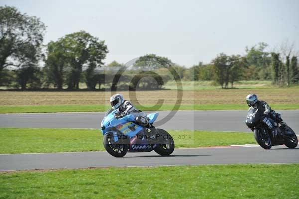Motorcycle action photographs;Trackday digital images;event digital images;eventdigitalimages;no limits trackday;peter wileman photography;snetterton;snetterton circuit norfolk;snetterton photographs;trackday;trackday photos