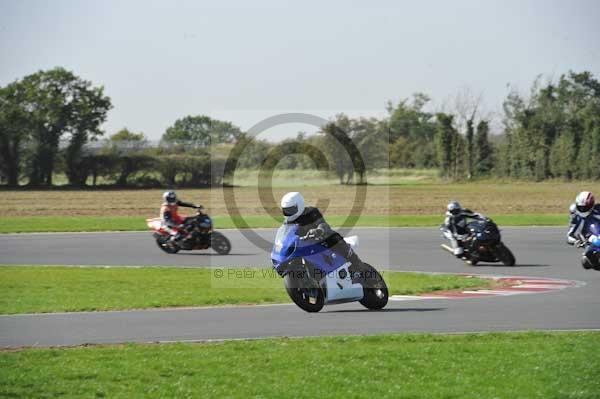 Motorcycle action photographs;Trackday digital images;event digital images;eventdigitalimages;no limits trackday;peter wileman photography;snetterton;snetterton circuit norfolk;snetterton photographs;trackday;trackday photos