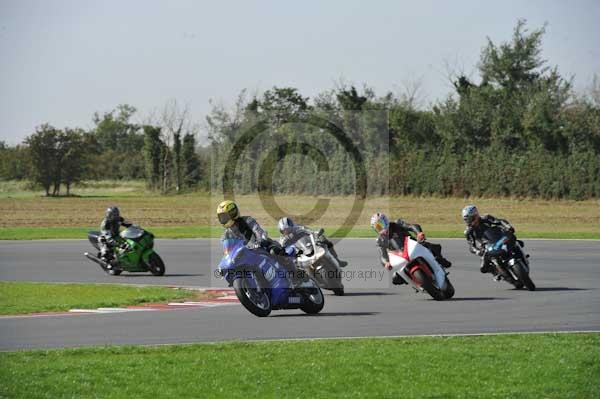 Motorcycle action photographs;Trackday digital images;event digital images;eventdigitalimages;no limits trackday;peter wileman photography;snetterton;snetterton circuit norfolk;snetterton photographs;trackday;trackday photos