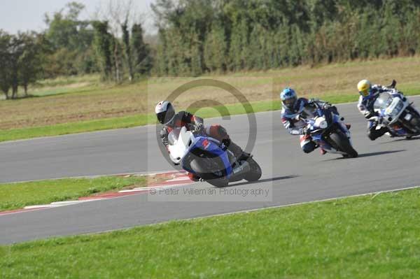 Motorcycle action photographs;Trackday digital images;event digital images;eventdigitalimages;no limits trackday;peter wileman photography;snetterton;snetterton circuit norfolk;snetterton photographs;trackday;trackday photos