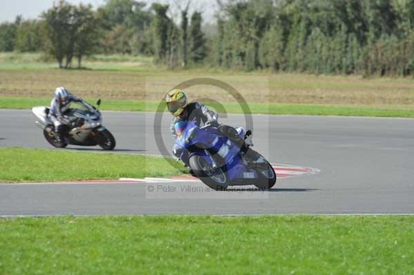 Motorcycle action photographs;Trackday digital images;event digital images;eventdigitalimages;no limits trackday;peter wileman photography;snetterton;snetterton circuit norfolk;snetterton photographs;trackday;trackday photos