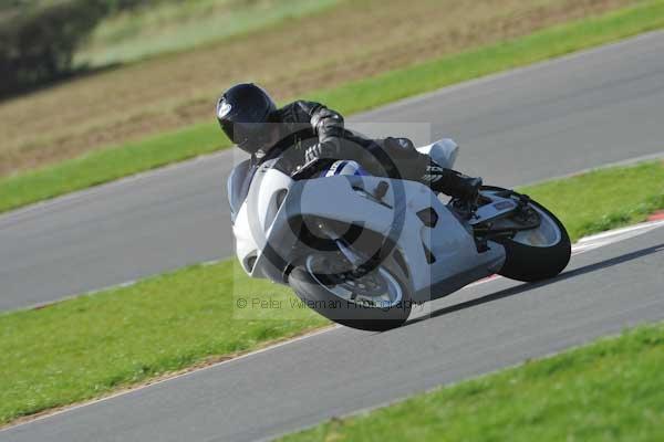 Motorcycle action photographs;Trackday digital images;event digital images;eventdigitalimages;no limits trackday;peter wileman photography;snetterton;snetterton circuit norfolk;snetterton photographs;trackday;trackday photos
