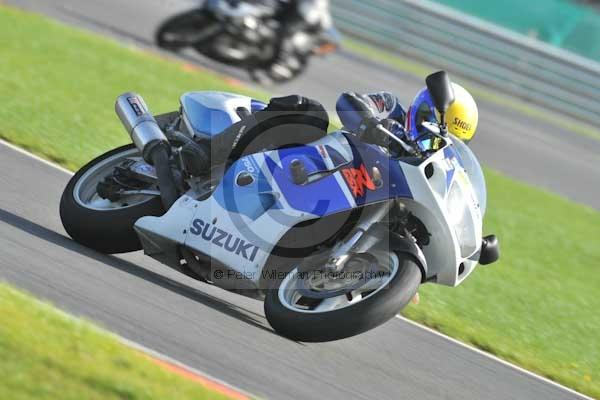 Motorcycle action photographs;Trackday digital images;event digital images;eventdigitalimages;no limits trackday;peter wileman photography;snetterton;snetterton circuit norfolk;snetterton photographs;trackday;trackday photos