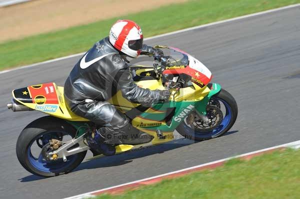 Motorcycle action photographs;Trackday digital images;event digital images;eventdigitalimages;no limits trackday;peter wileman photography;snetterton;snetterton circuit norfolk;snetterton photographs;trackday;trackday photos
