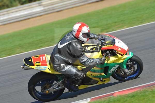 Motorcycle action photographs;Trackday digital images;event digital images;eventdigitalimages;no limits trackday;peter wileman photography;snetterton;snetterton circuit norfolk;snetterton photographs;trackday;trackday photos