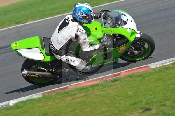 Motorcycle action photographs;Trackday digital images;event digital images;eventdigitalimages;no limits trackday;peter wileman photography;snetterton;snetterton circuit norfolk;snetterton photographs;trackday;trackday photos