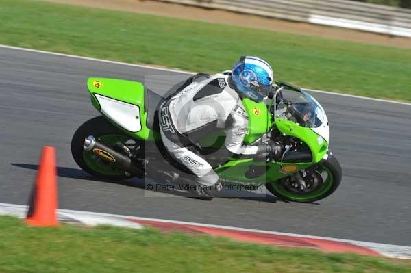Motorcycle action photographs;Trackday digital images;event digital images;eventdigitalimages;no limits trackday;peter wileman photography;snetterton;snetterton circuit norfolk;snetterton photographs;trackday;trackday photos